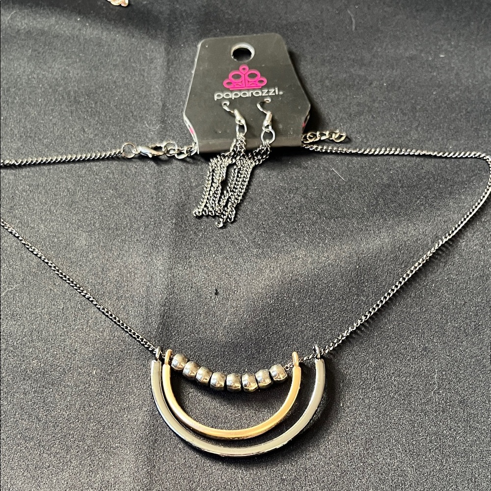 Paparazzi Dual-Tone Silver and Gold Necklace